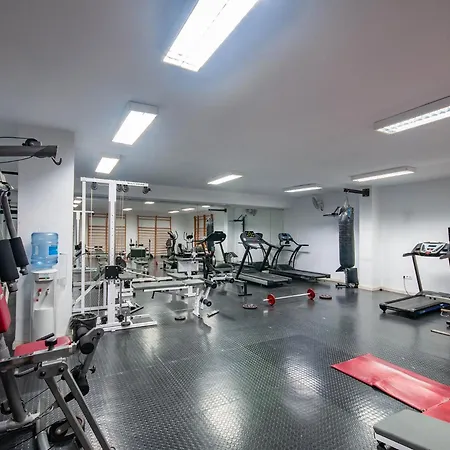 Mr- Cozy 4 Sleep Flat In Great Location 아파트