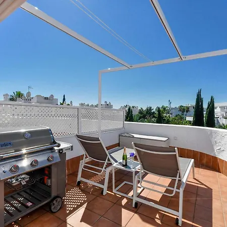 Mr- Cozy 4 Sleep Flat In Great Location *