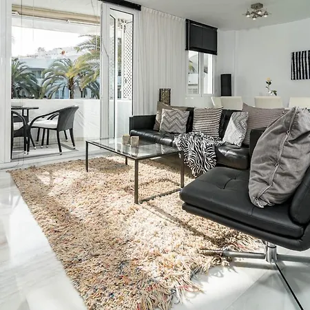 Mr- Cozy 4 Sleep Flat In Marbella, Great Location *