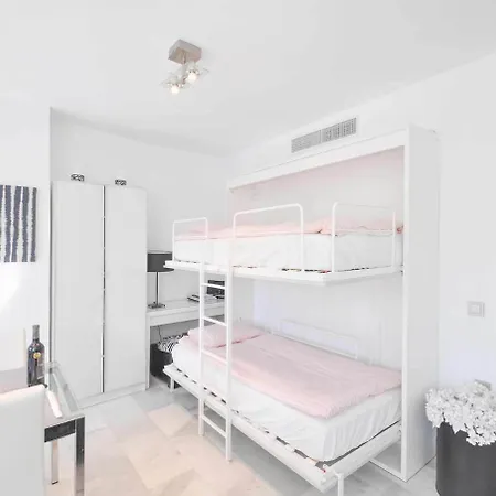 Mr- Cozy 4 Sleep Flat In Marbella, Great Location *