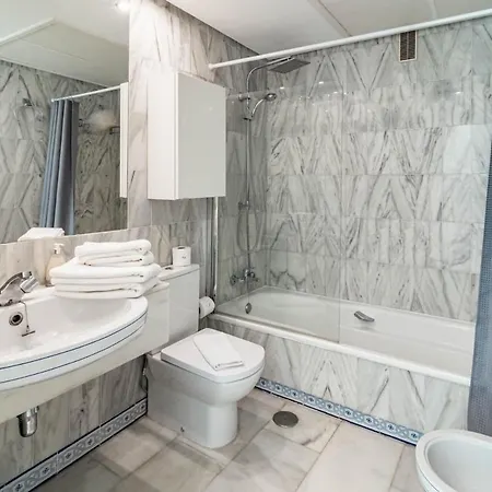 Mr- Cozy 4 Sleep Flat In Marbella, Great Location *