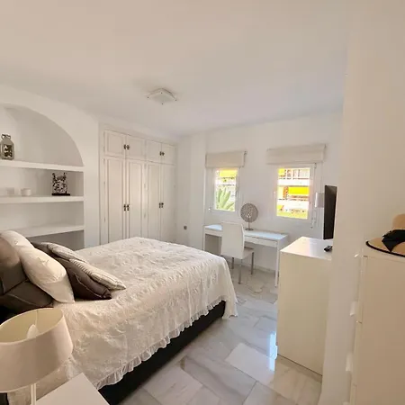 Mr- Cozy 4 Sleep Flat In Marbella, Great Location
