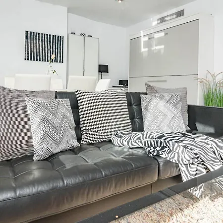 Mr- Cozy 4 Sleep Flat In Marbella, Great Location