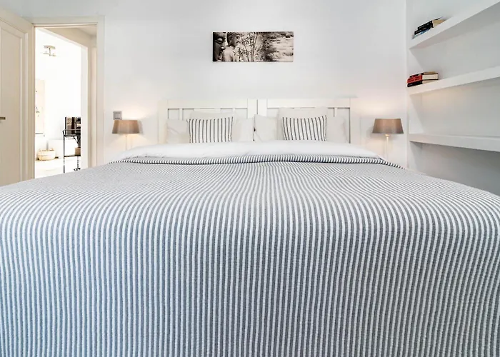 Mr- Cozy 4 Sleep Flat In Great Location *