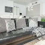 Apartment Mr- Cozy 4 Sleep Flat In Great Location