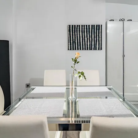 Mr- Cozy 4 Sleep Flat In Great Location