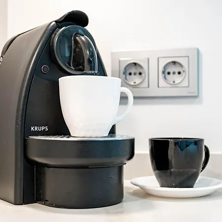 Mr- Cozy 4 Sleep Flat In Great Location アパート