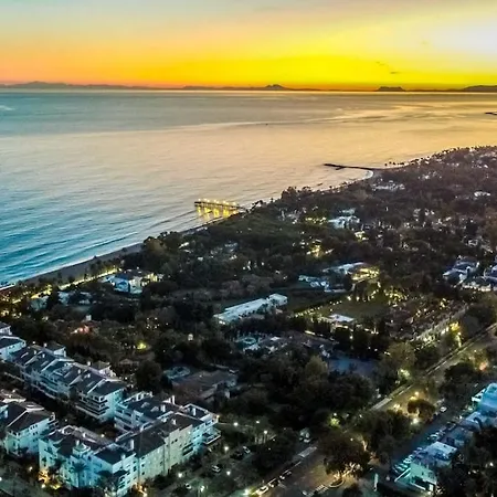 Mr- Cozy 4 Sleep Flat In Great Location アパート *